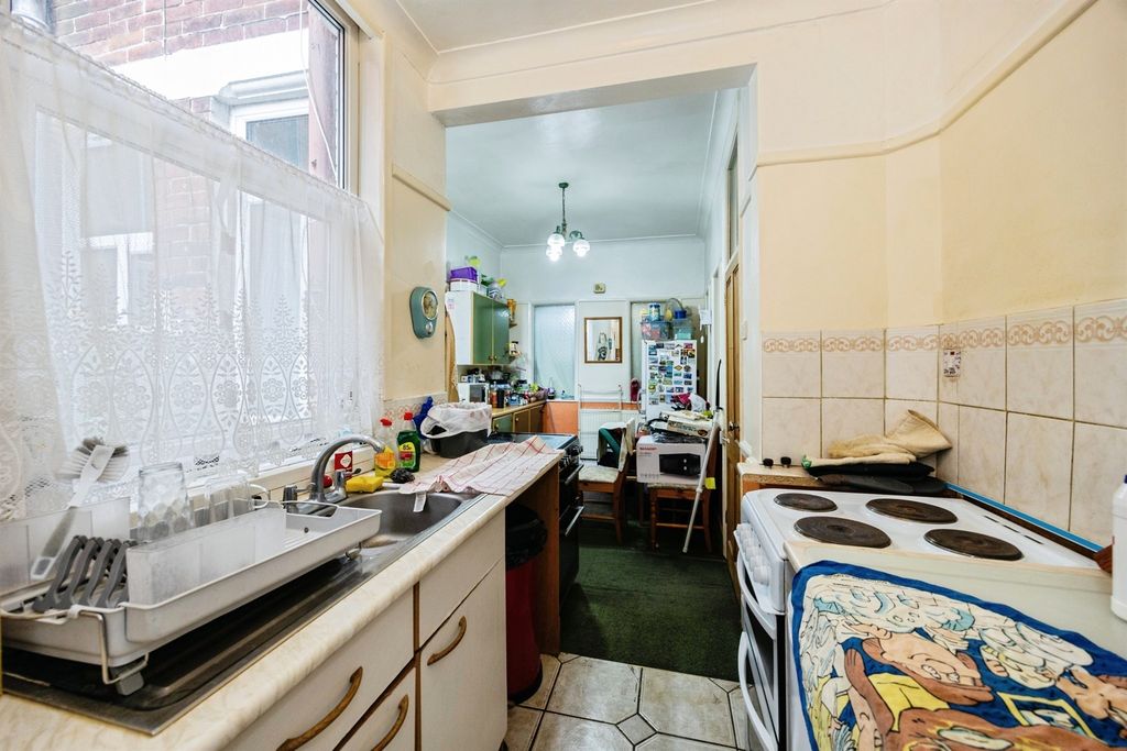 Property photo 2 of 17