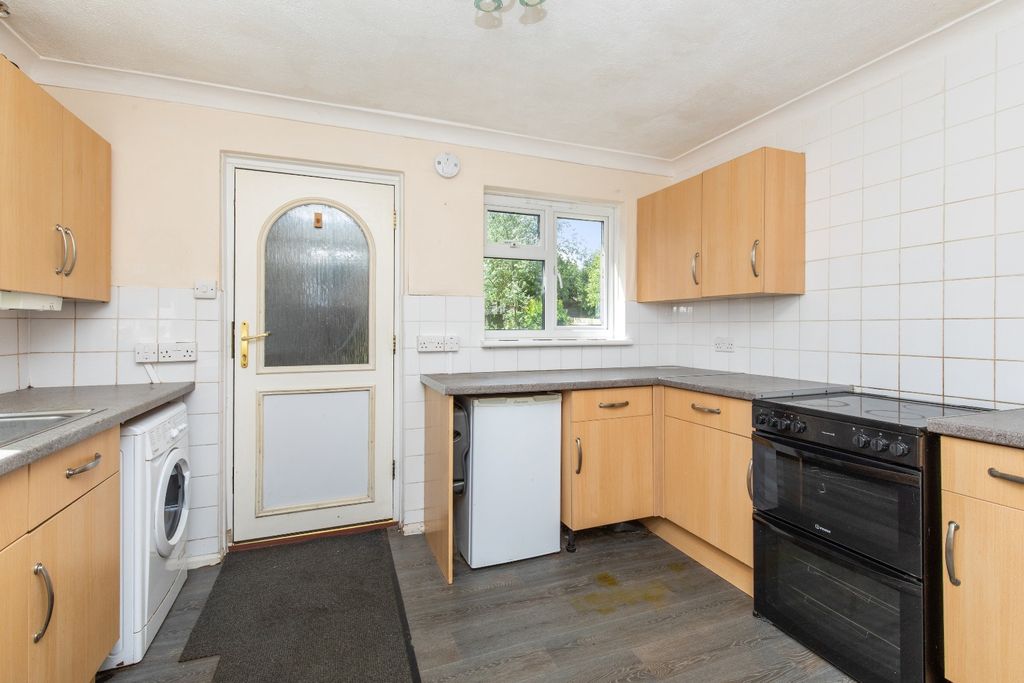Property photo 3 of 12 5199294