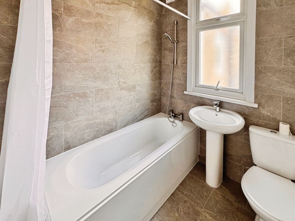 Property photo 3 of 7 Bathroom