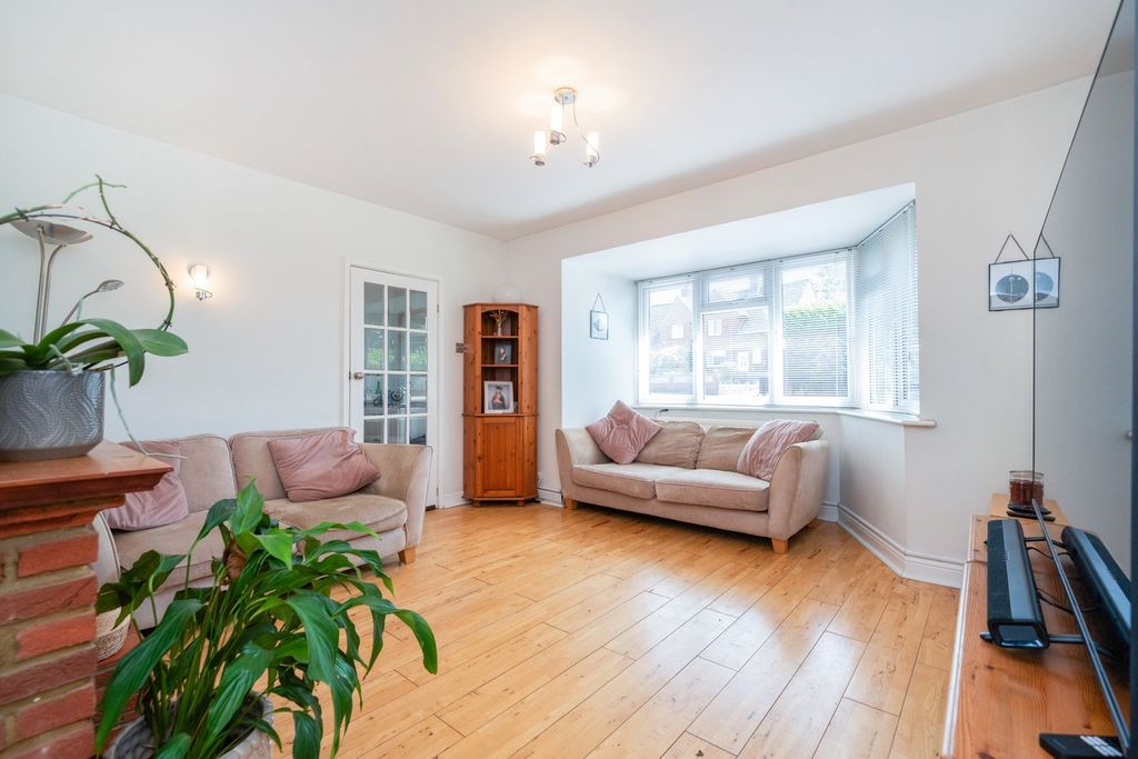 Property photo 3 of 25