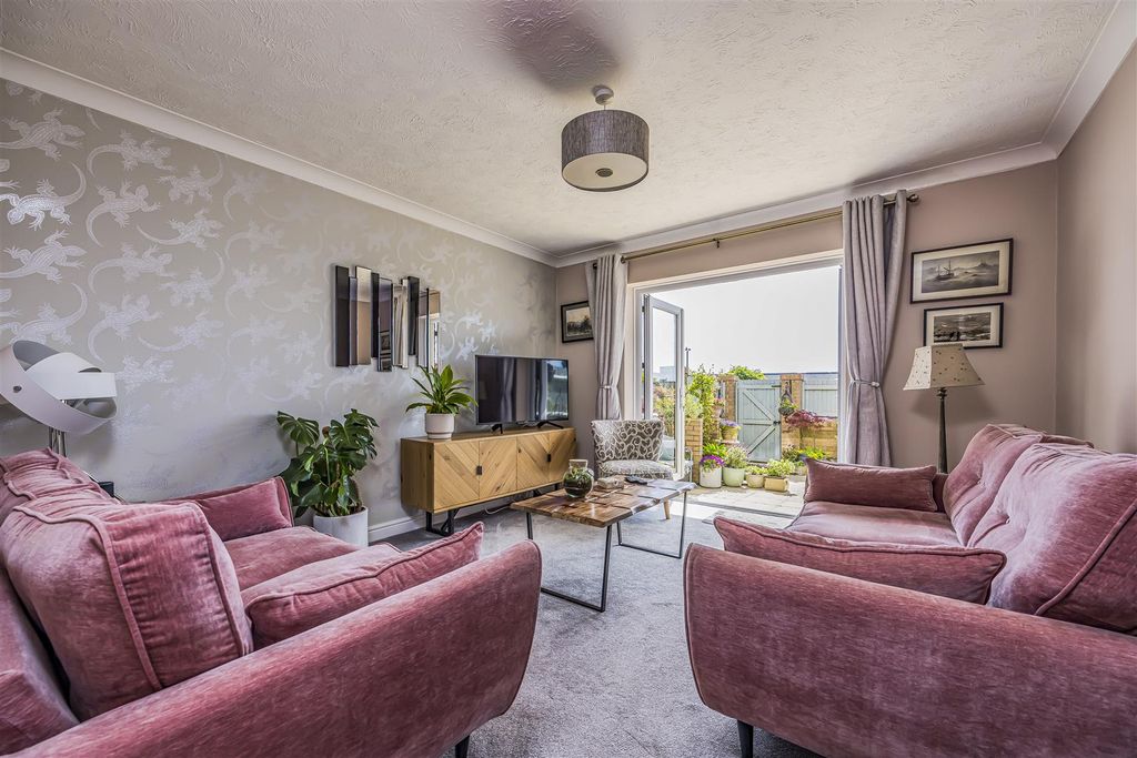 Property photo 3 of 22 Solent Heights, Portsmouth-Porticomarketing-Nexa-3