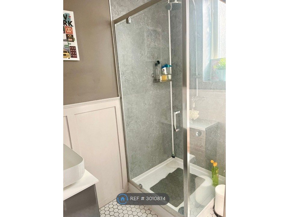 Property photo 1 of 5 Bathroom
