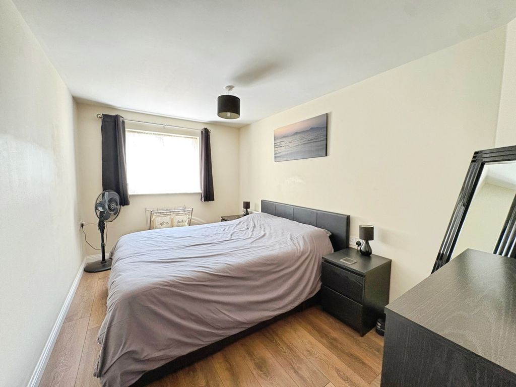 Property photo 3 of 8 Pbox-Img.Jpg
