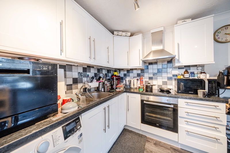 Property photo 2 of 12 Kitchen