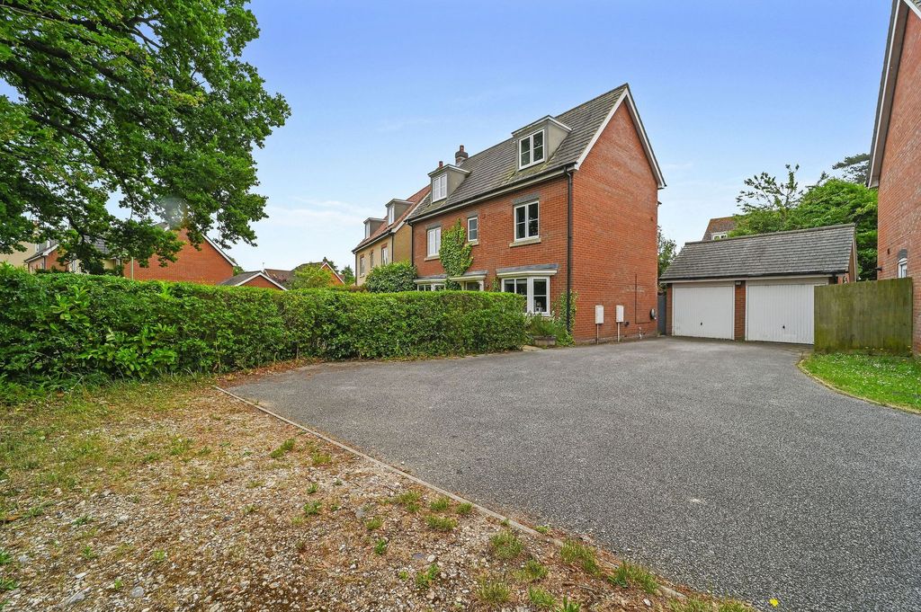 Property photo 1 of 22