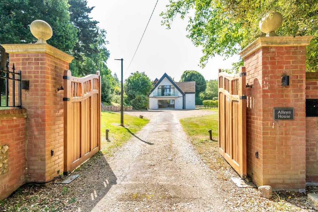 Property photo 1 of 33