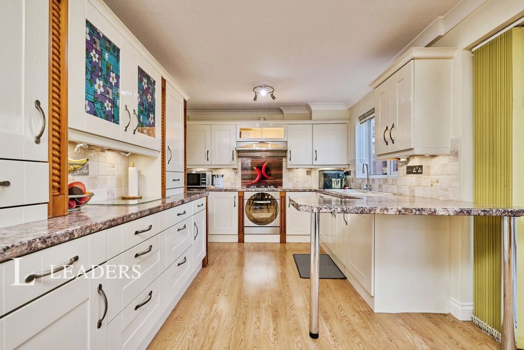 Property photo 3 of 23 Pbox-Img.Jpg