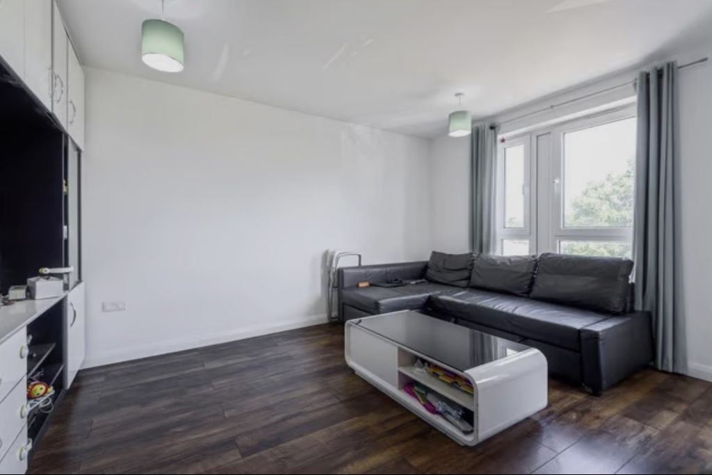 Property photo 2 of 6