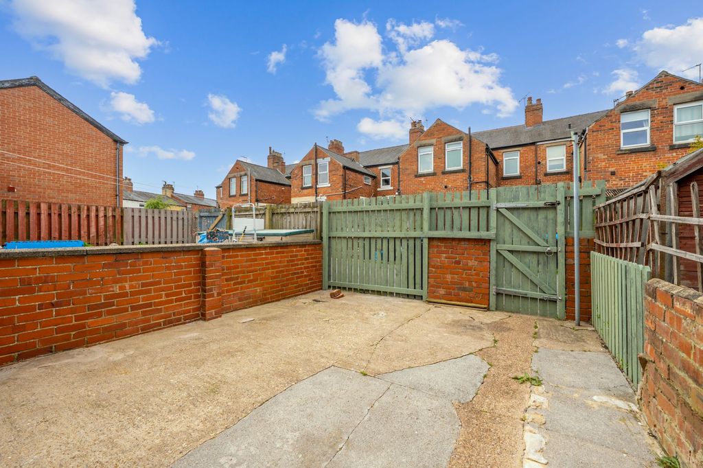 Property photo 3 of 17