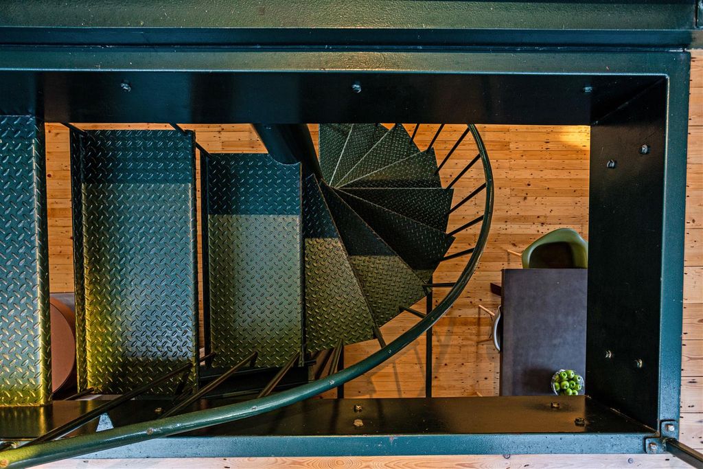 Property photo 3 of 36 House. Partnership