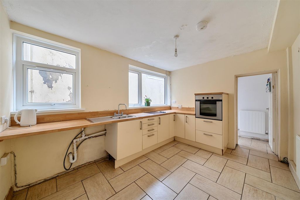 Property photo 3 of 24 1370970-10-6901Fb2c52E9d.Jpg