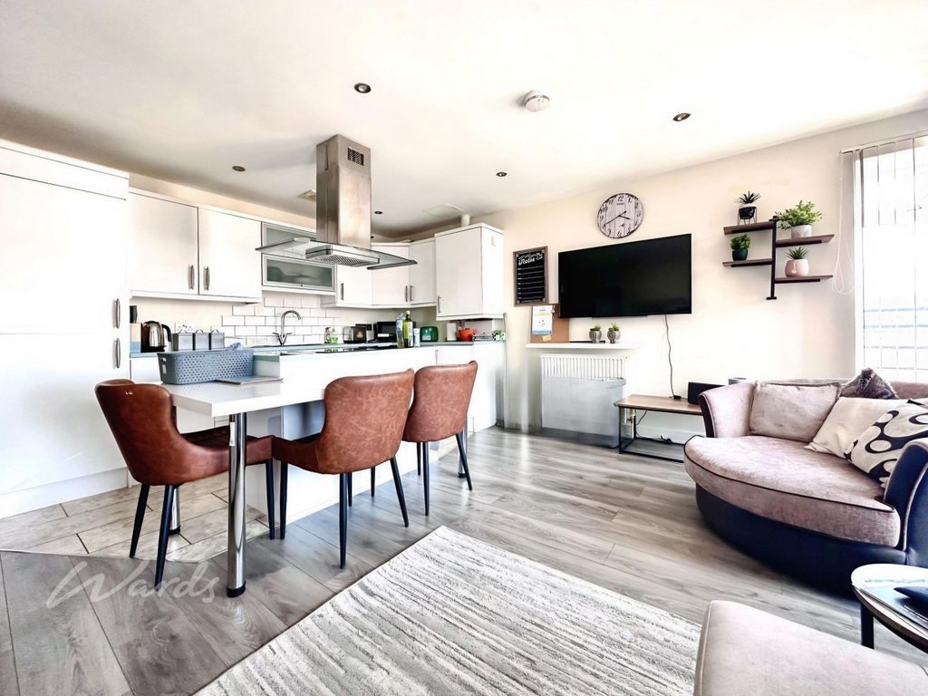 Property photo 2 of 5 High 8 Open Plan ...