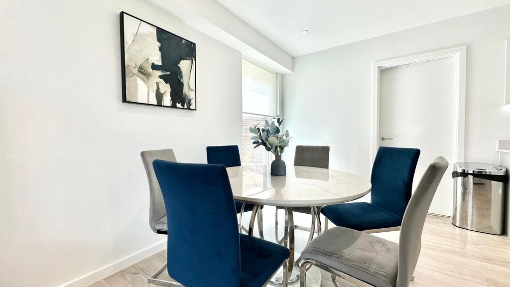 Property photo 3 of 22 Picture No. 04