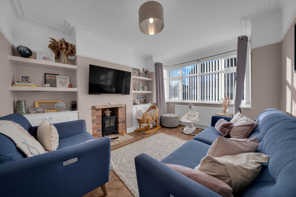 Property photo 3 of 21