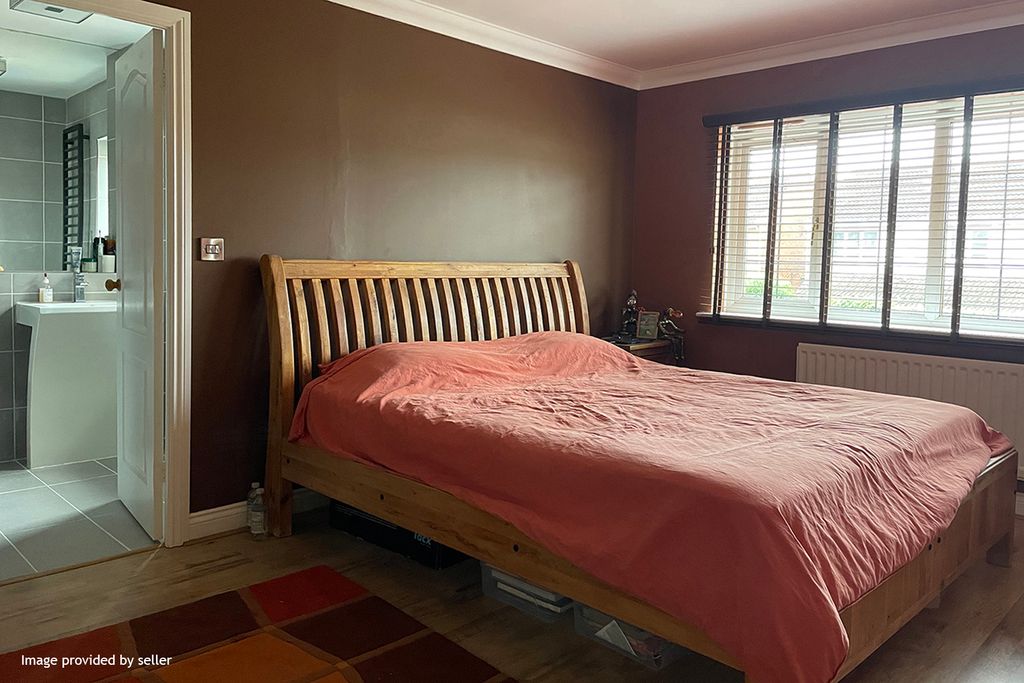 Property photo 2 of 22