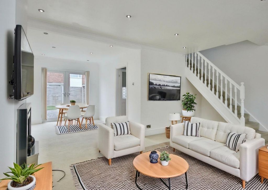 Property photo 2 of 14 4386415