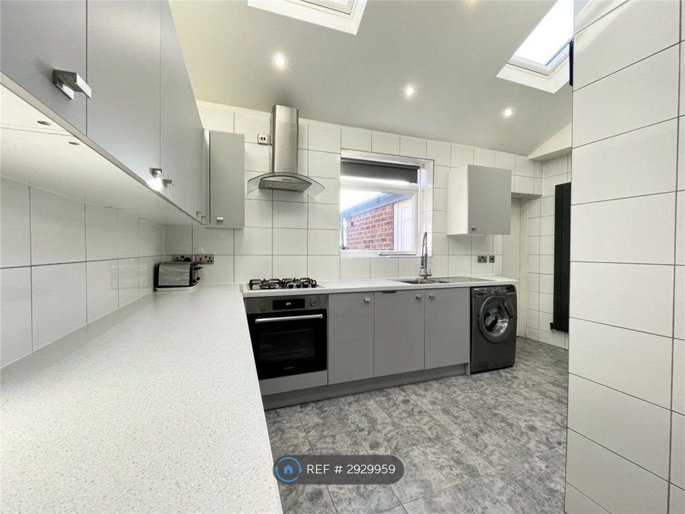 Property photo 1 of 10 Kitchen View 1