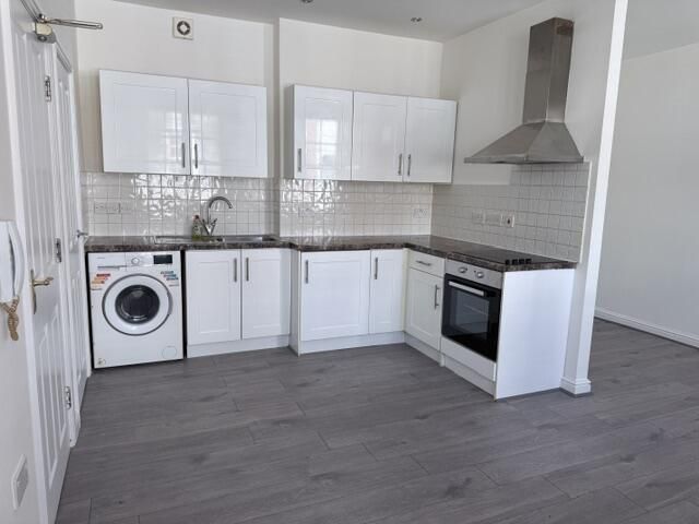 Property photo 3 of 5 Kitchen
