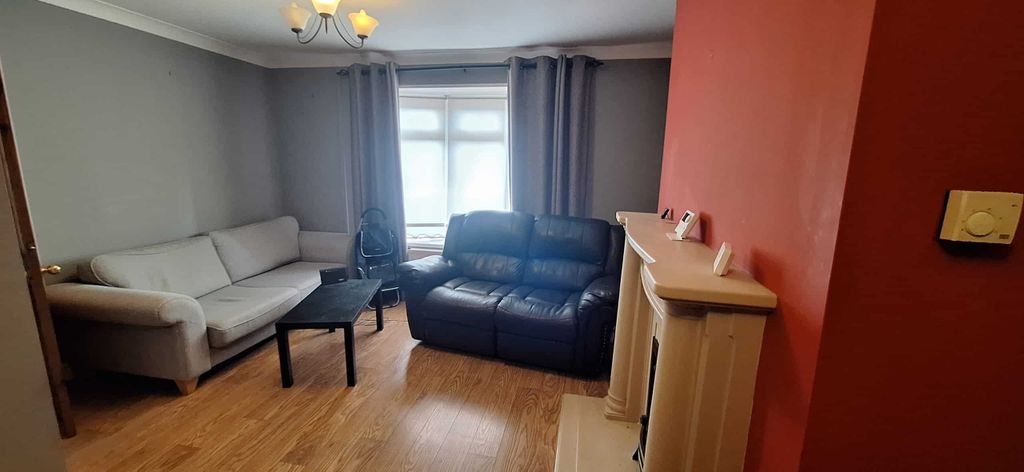 Property photo 2 of 8