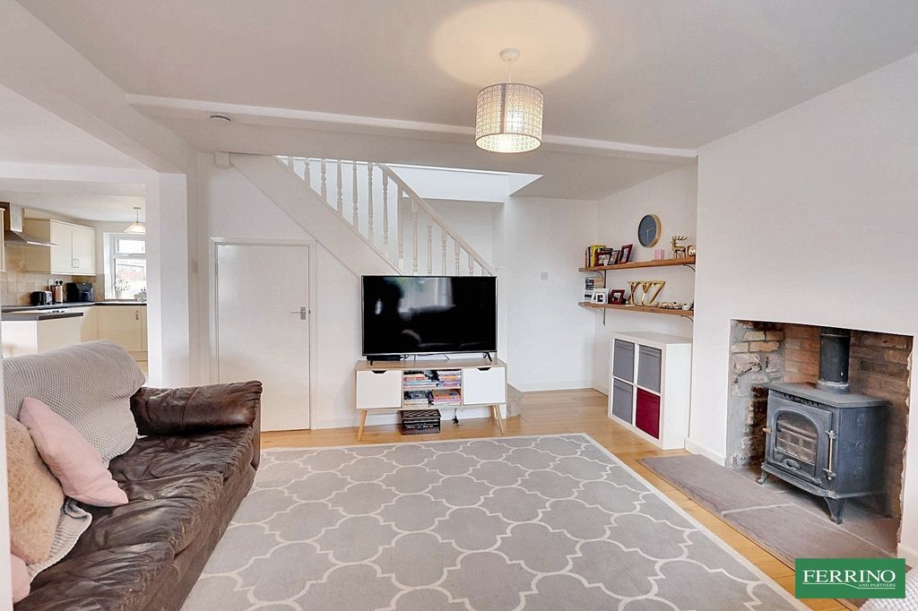 Property photo 2 of 22 Sitting Room