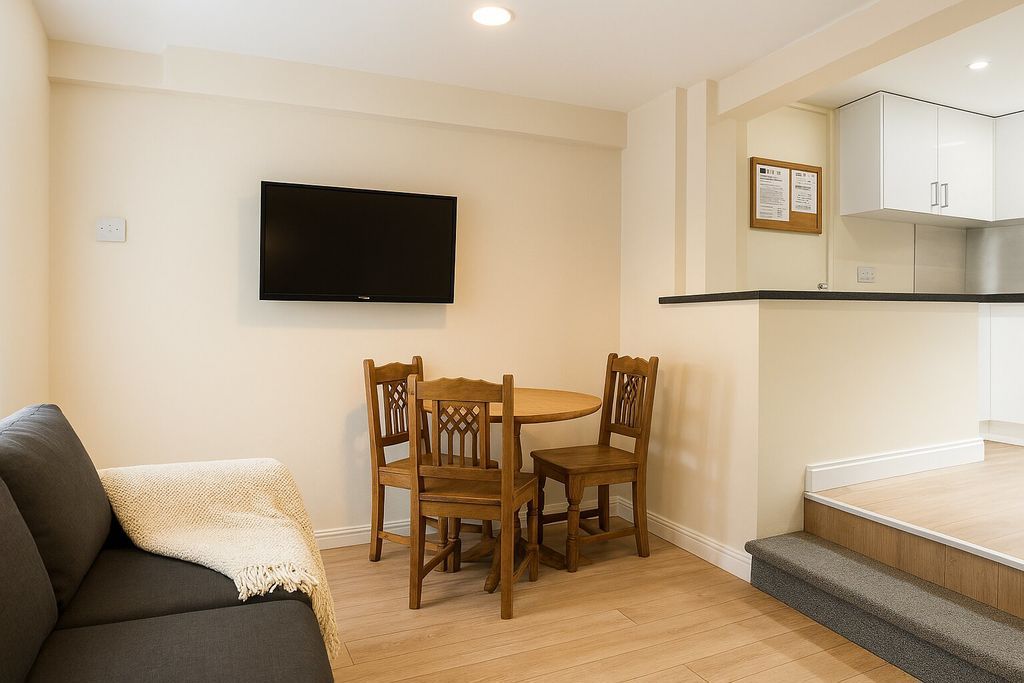 Property photo 3 of 10 Photo 12