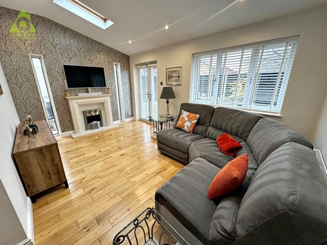 Property photo 2 of 21