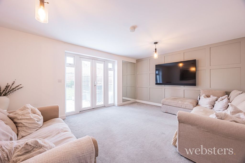 Property photo 2 of 24