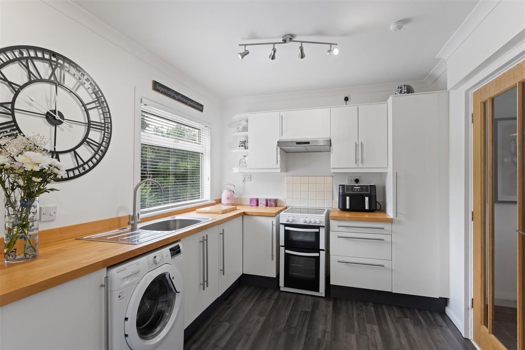Property photo 3 of 33 8.Jpg
