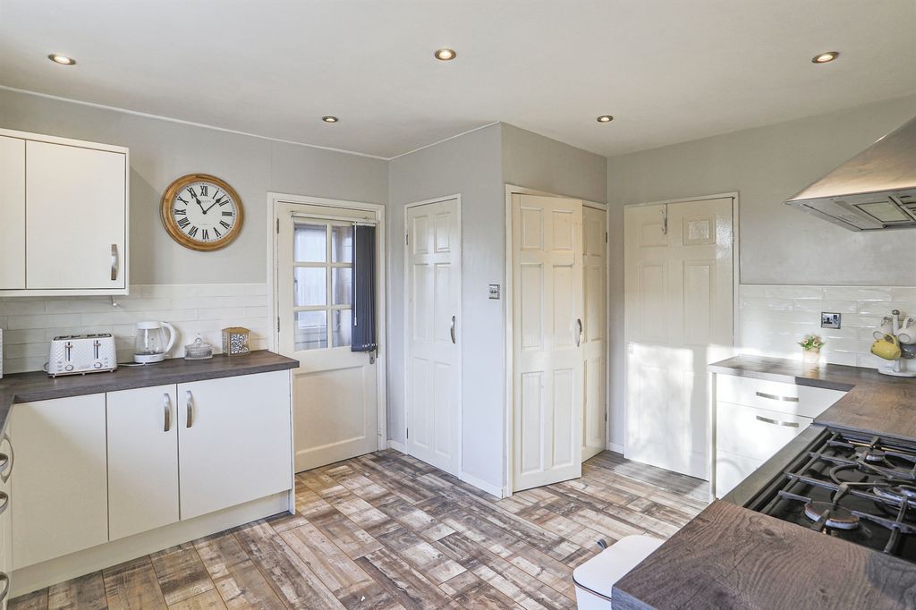 Property photo 2 of 16 Image