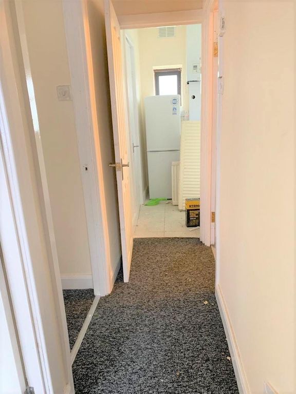 Property photo 3 of 7 Gallery