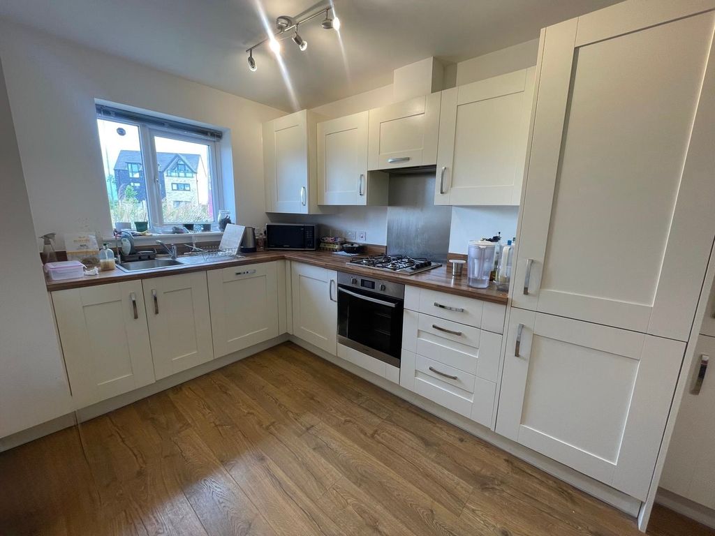 Property photo 2 of 14 Kitchen