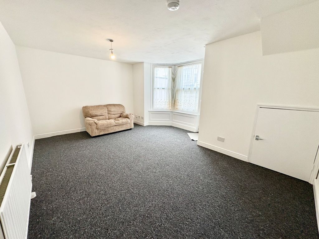 Property photo 3 of 7 Picture 3