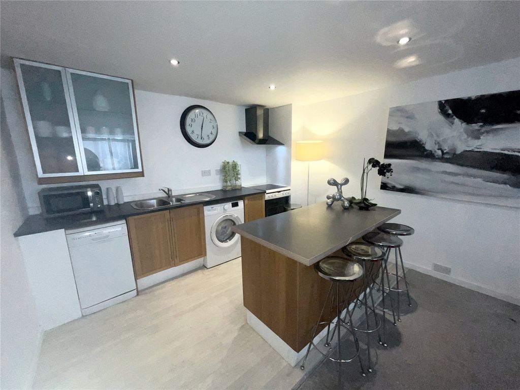 Property photo 1 of 6 Reception Kitchen
