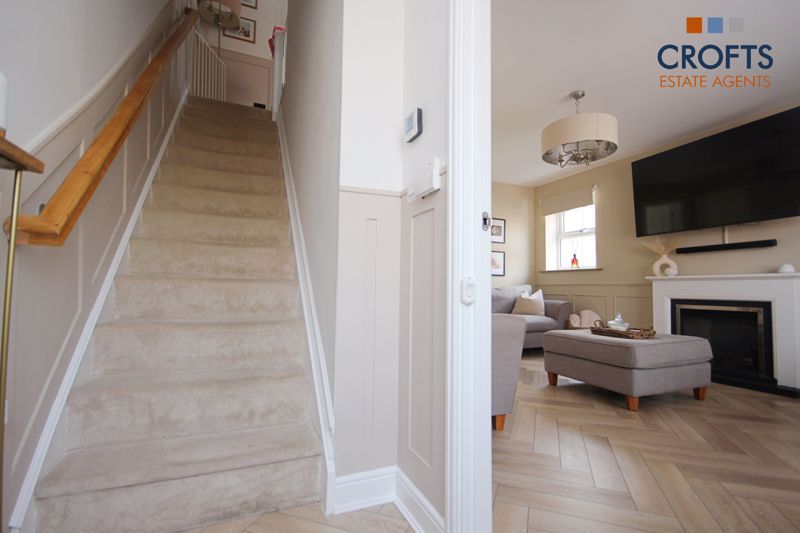 Property photo 2 of 18 Hallway
