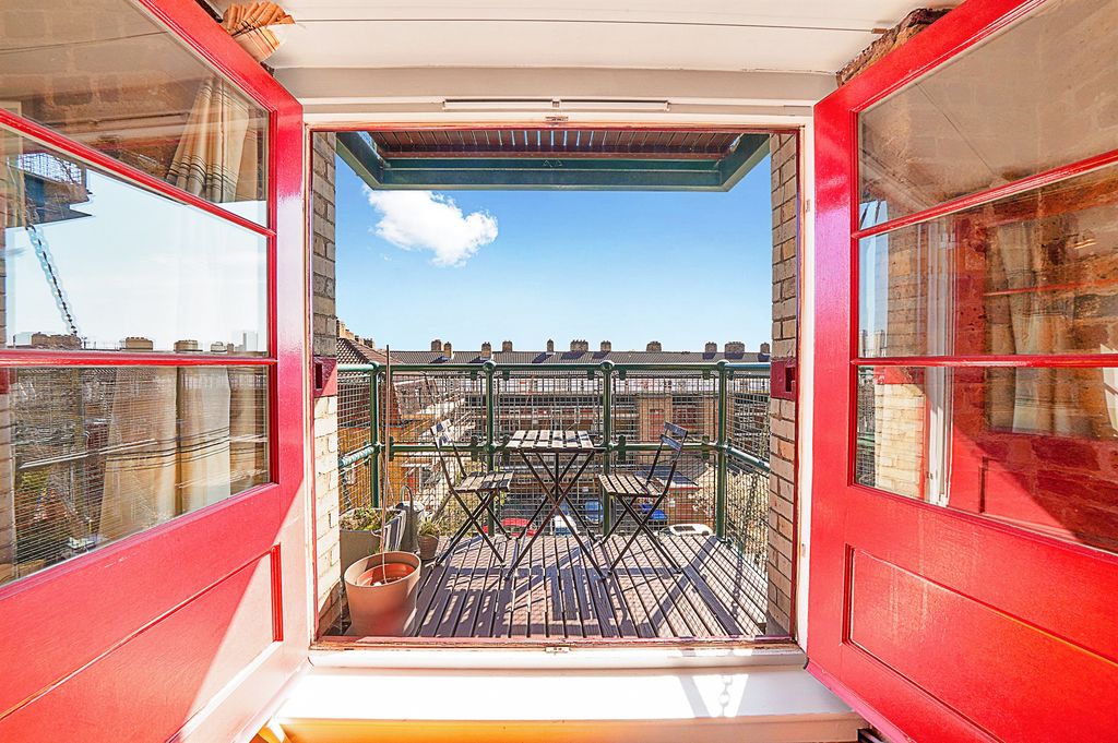 Property photo 3 of 17