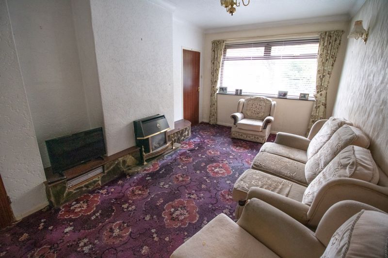 Property photo 3 of 11 Lounge