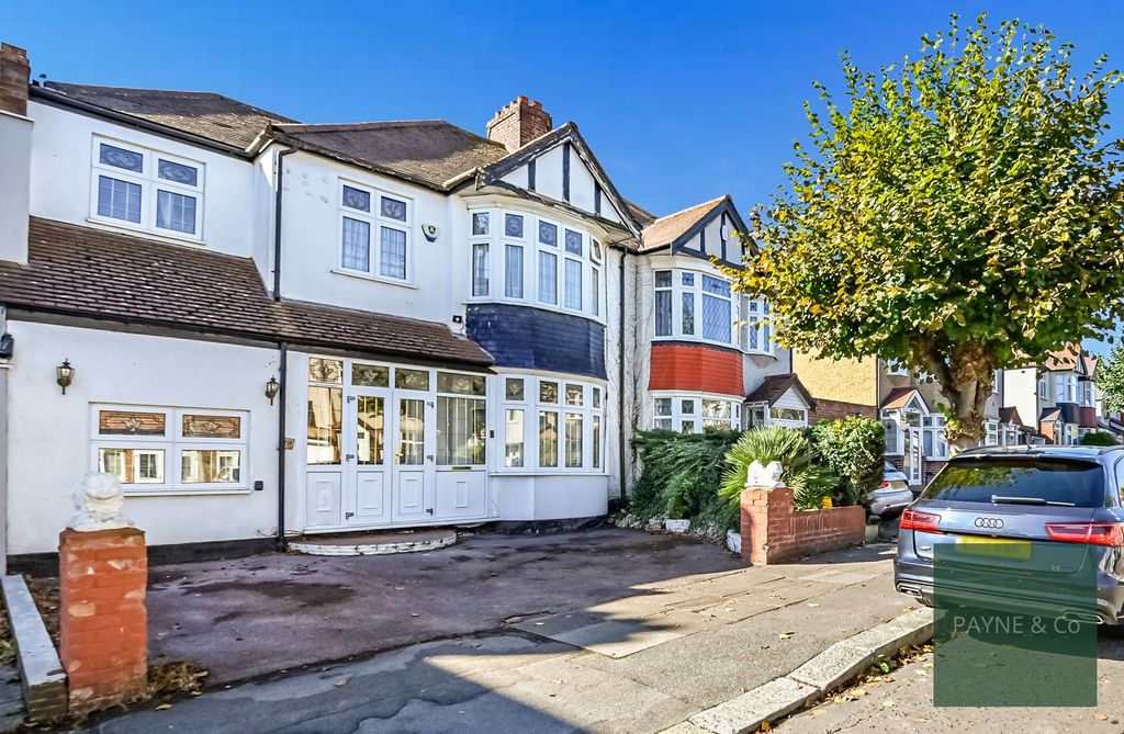 Property photo 3 of 34