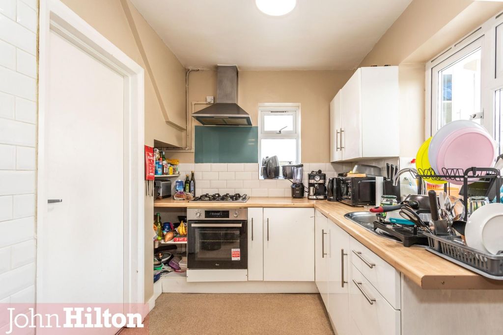 Property photo 3 of 13 Widdicombe Way12.Jpg