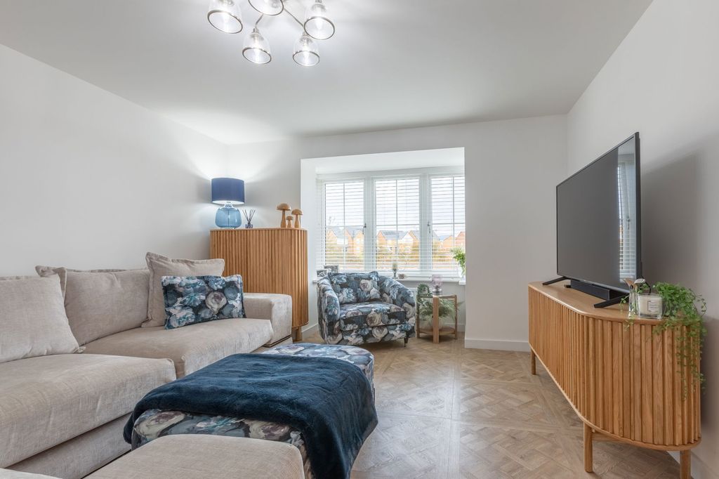 Property photo 3 of 23