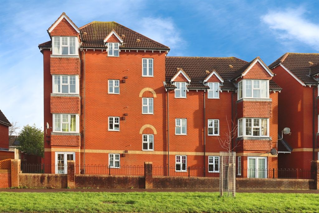 Property photo 1 of 16