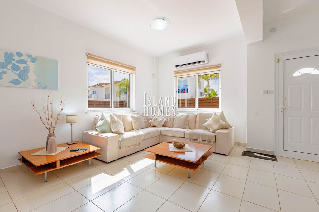 Property photo 2 of 31