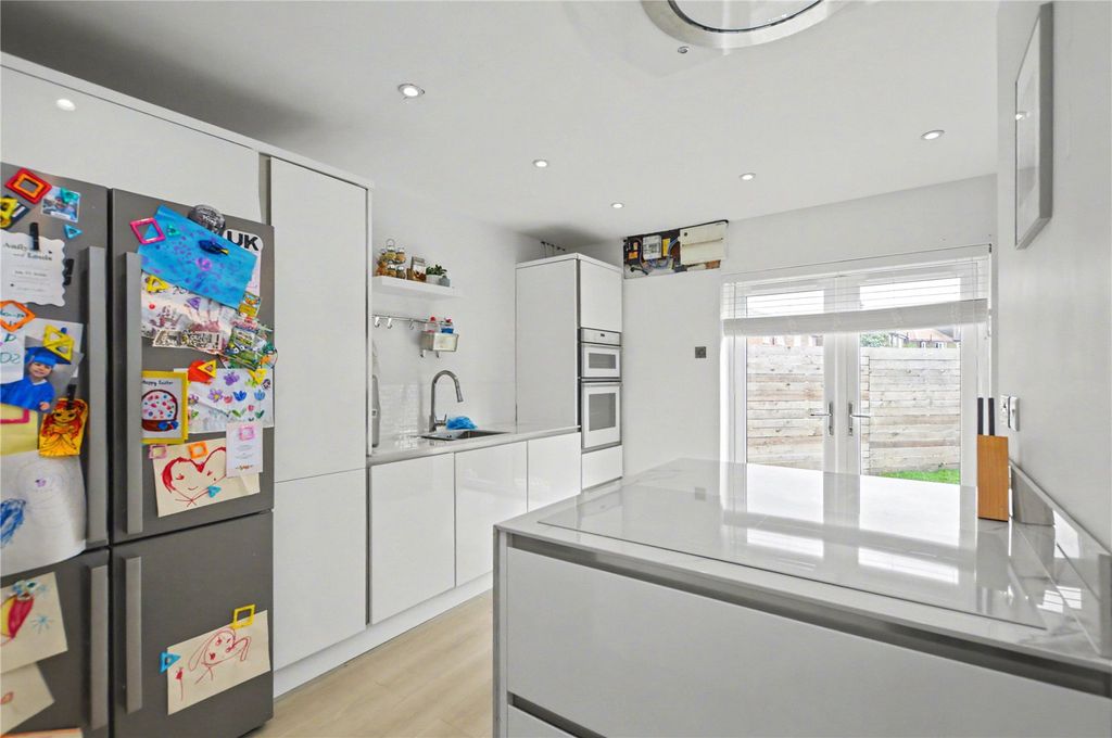 Property photo 3 of 19 Picture No. 17