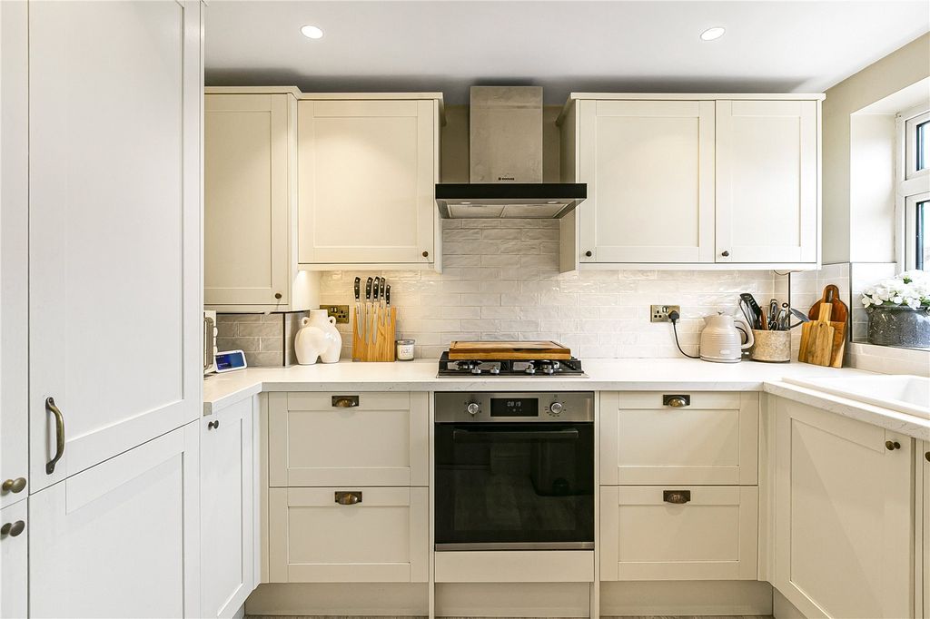 Property photo 2 of 15 Kitchen