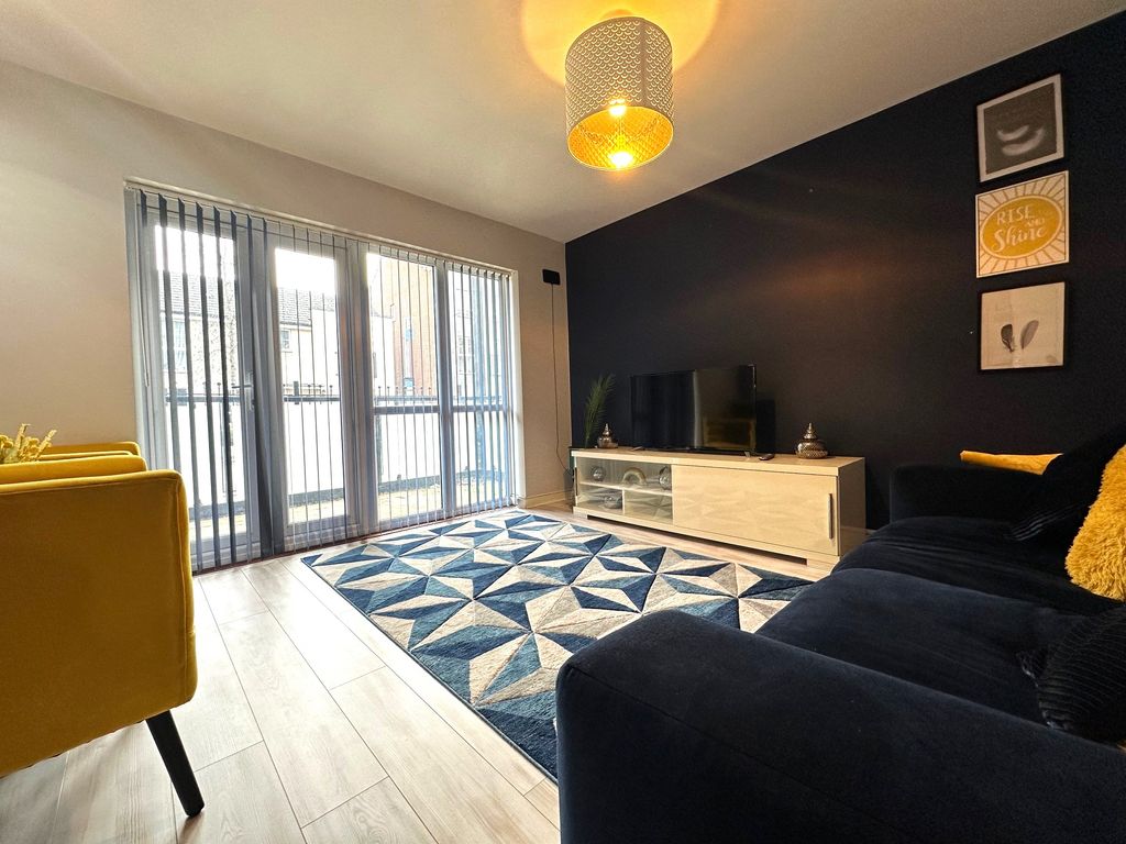 Property photo 1 of 8 Living Room