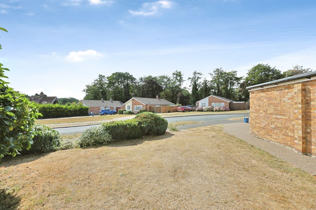 Property photo 2 of 16