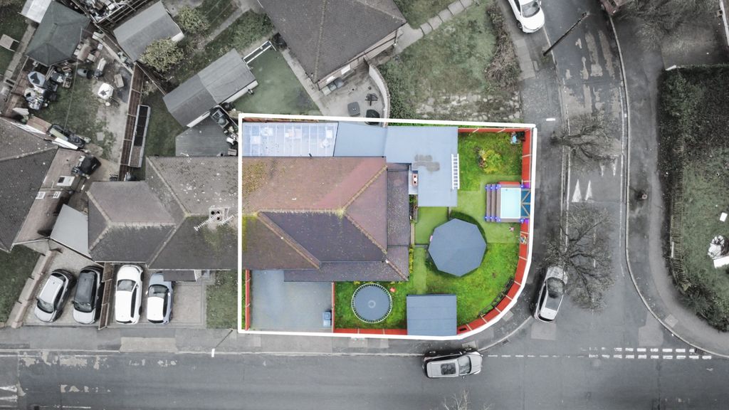 Property photo 2 of 30 4770331