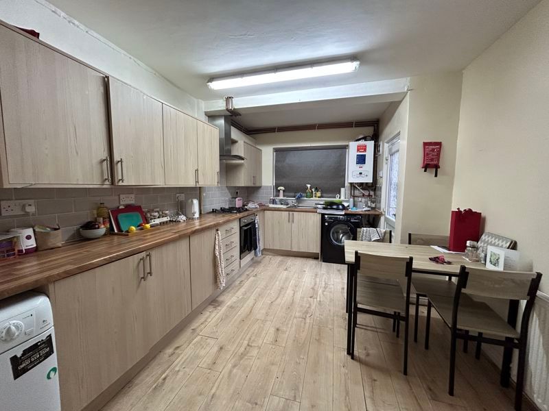 Property photo 1 of 7 Photo 10