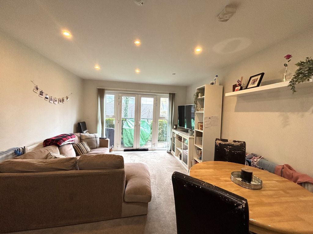 Property photo 2 of 7