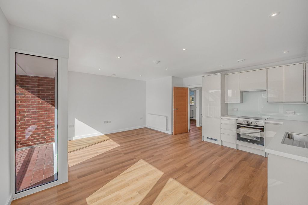 Property photo 3 of 7