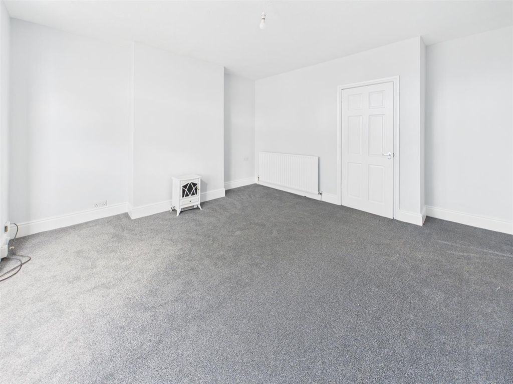 Property photo 3 of 14 Living Room